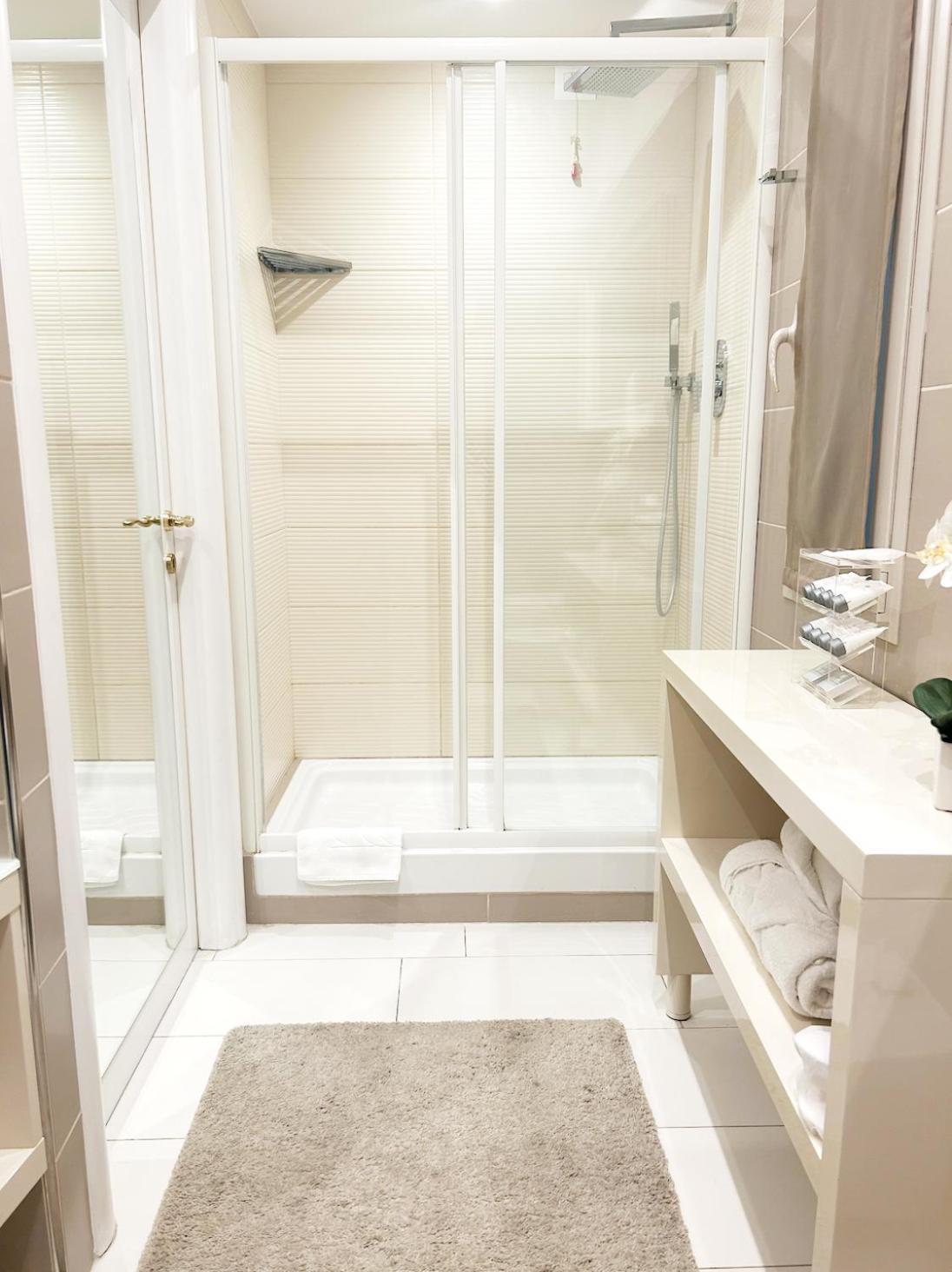 Lis Apartment Milan Bagian luar foto